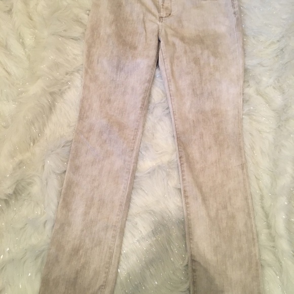 CHICO’S - Platinum Premium Denim - Picture 2 of 8